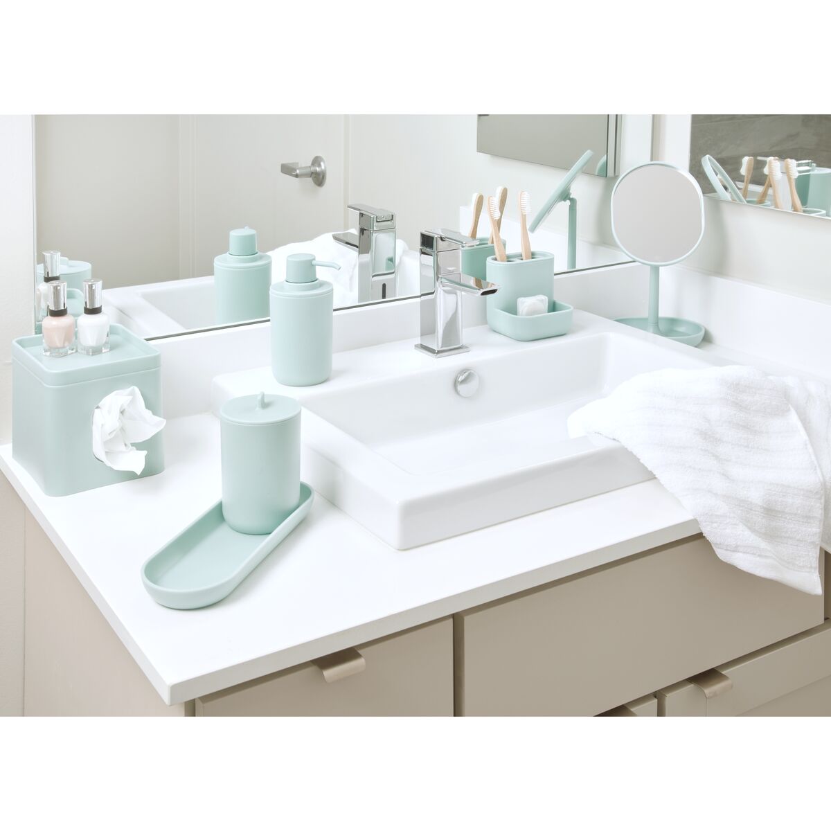iDesign Cade Bath Accessories (Set of 4) - Image 9